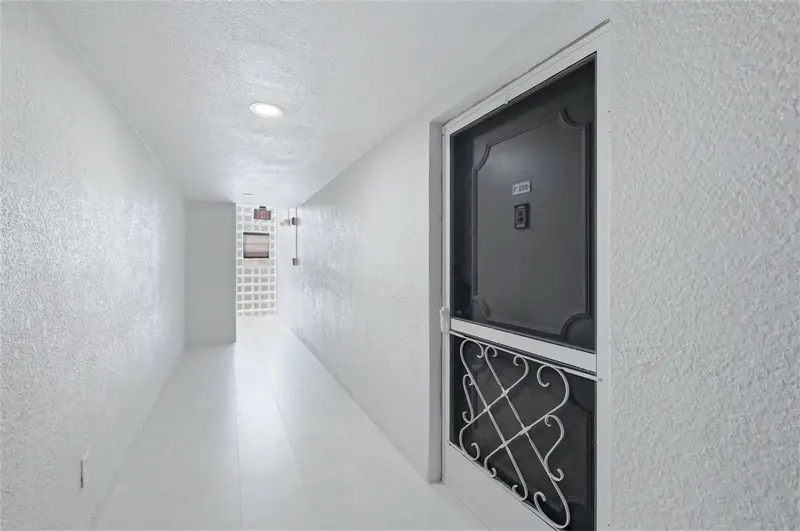 2100 Benjamin Franklin Dr #205, FL