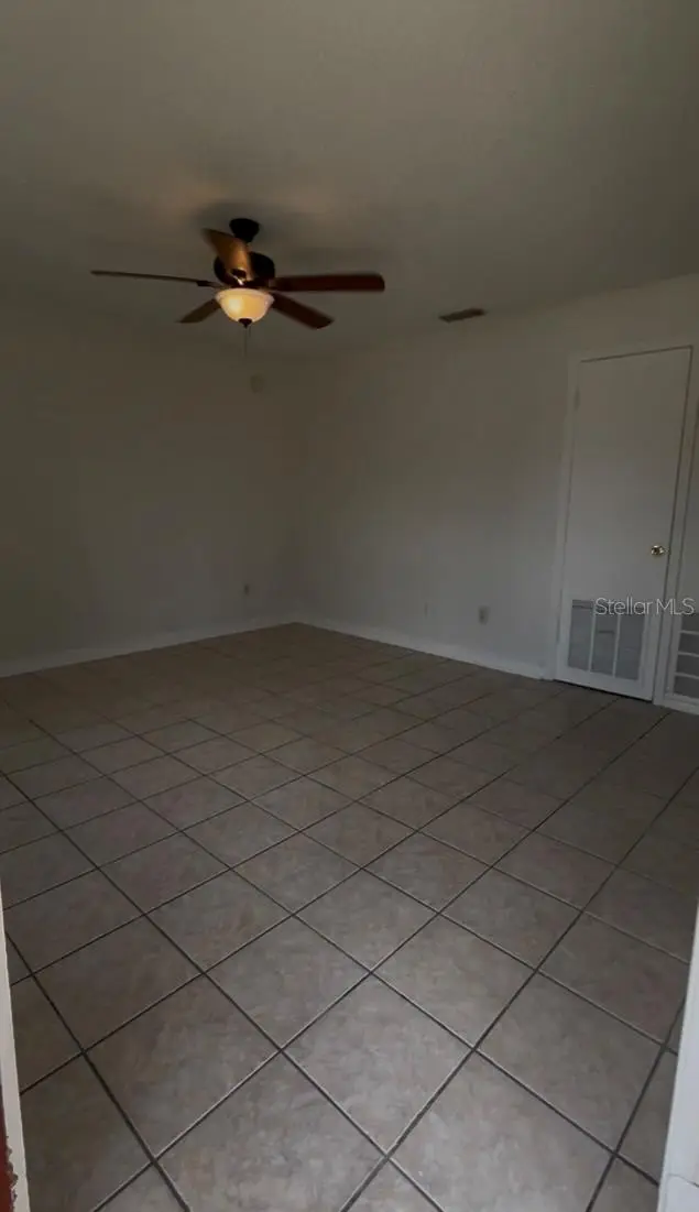 945 Bryan Ct, FL