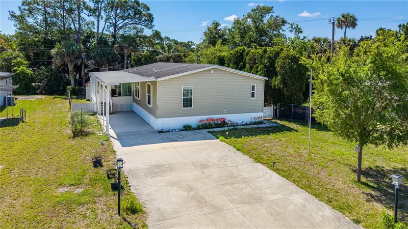 106 Ash St, FL