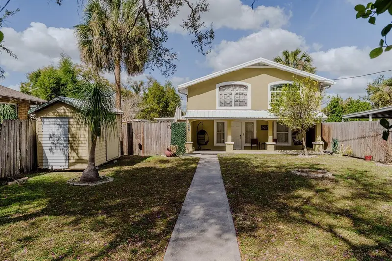 203 W Crest 1/2 Ave, FL