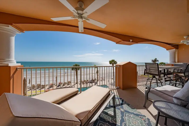 16326 Gulf Blvd #206, FL