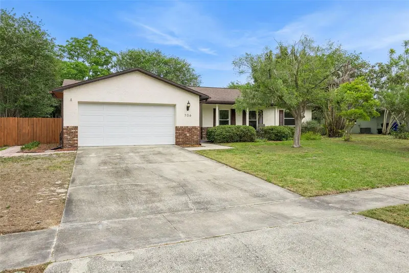 706 Vandergrift Dr, FL