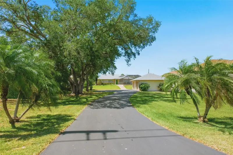 880 Lemon Bay Dr, FL