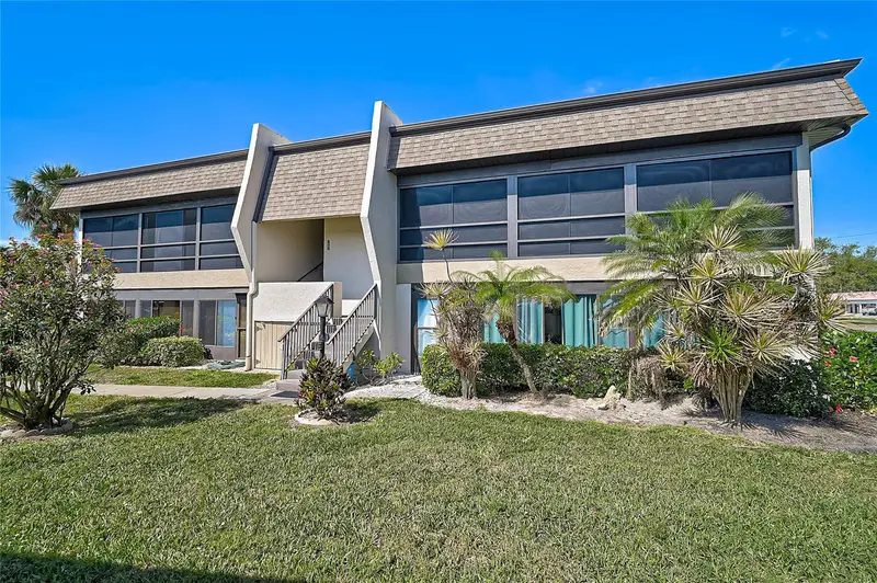 1697 Northampton St #1699-D, FL