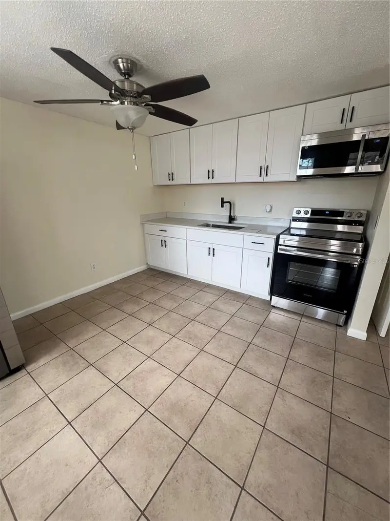 275 Pineapple St #B, FL