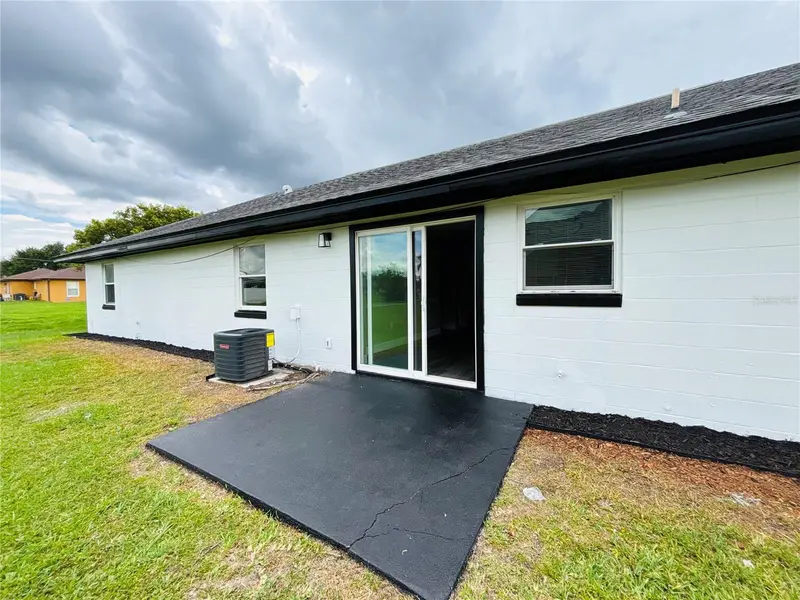 504 Blackbird Ln, FL