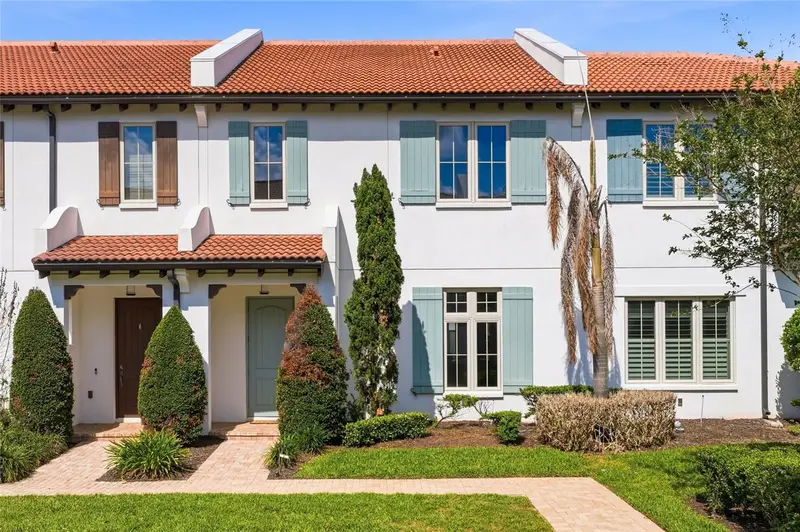 8807 Fountain Palm Aly, FL