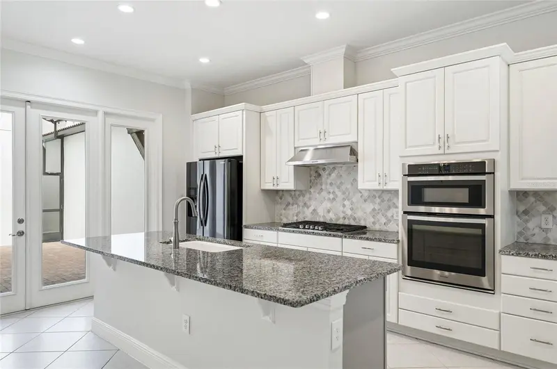 8807 Fountain Palm Aly, FL