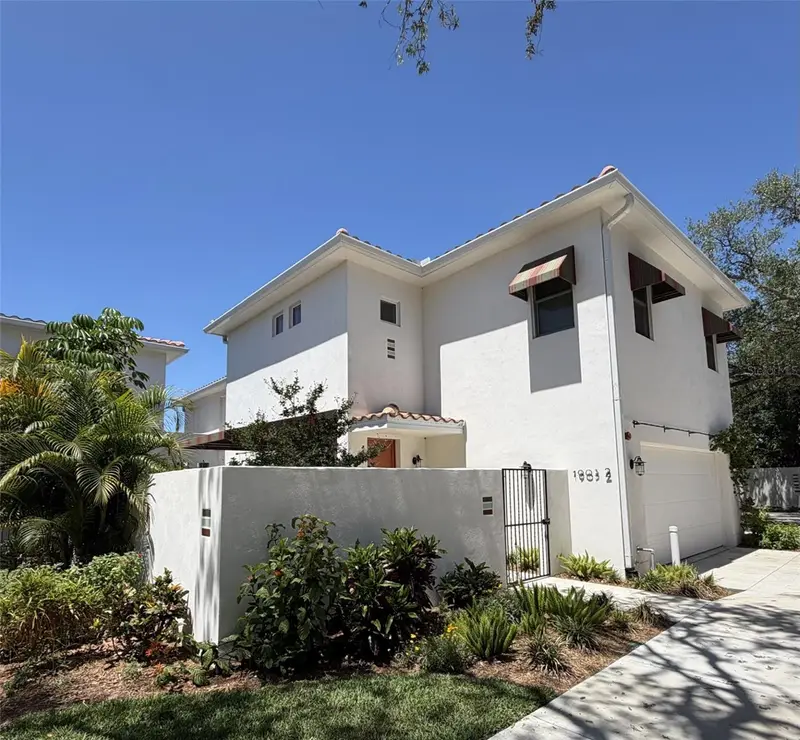 1903 W Bristol Ave #2, FL