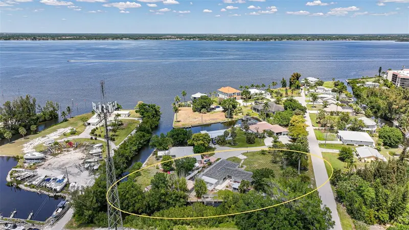 425 Fireball Ct, FL