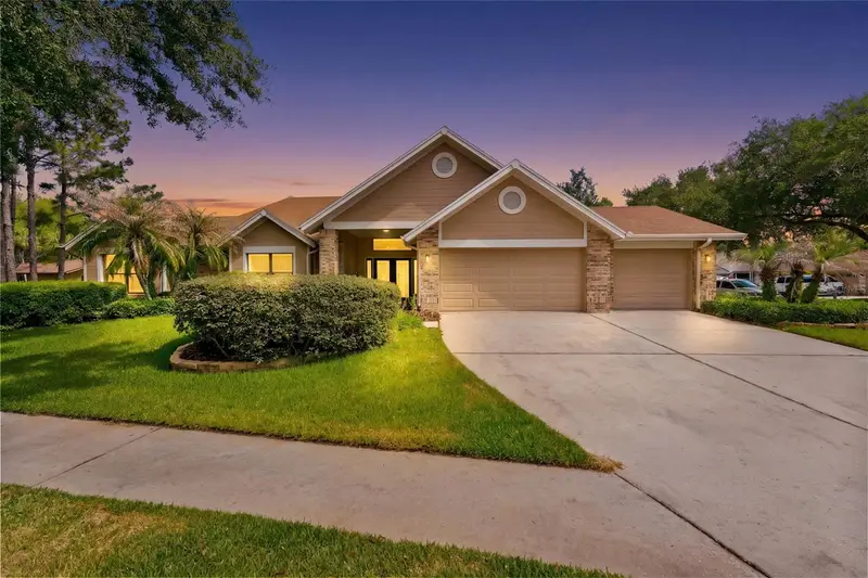 8701 Tantallon Cir, FL