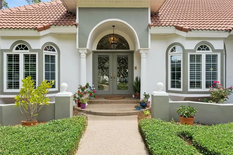 628 E Club Cir, FL