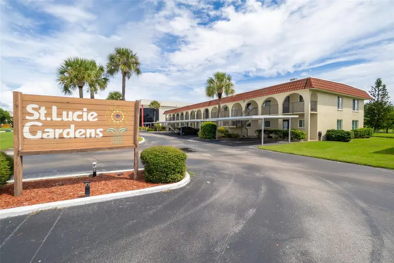 201 Saint Lucie Ln #706, FL