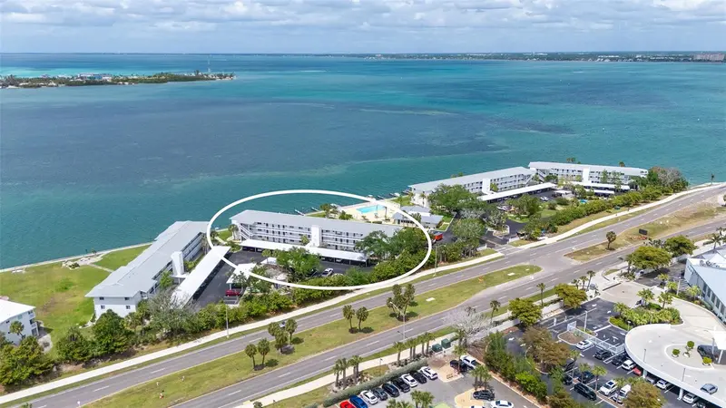 771 John Ringling Blvd #5, FL