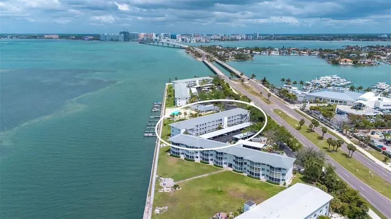 771 John Ringling Blvd #5, FL