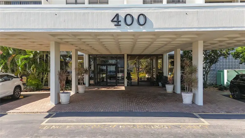 400 Island Way #1411, FL