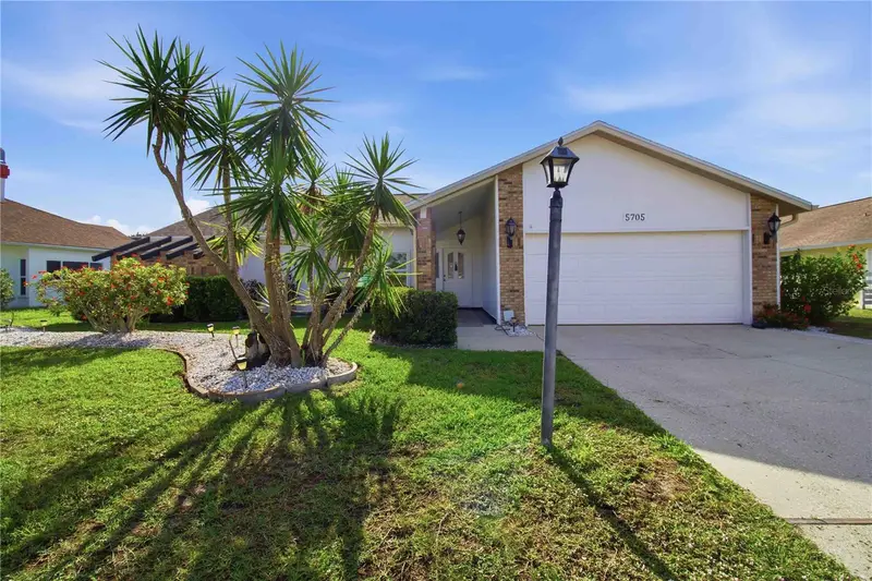 5705 39th Street Cir E, FL