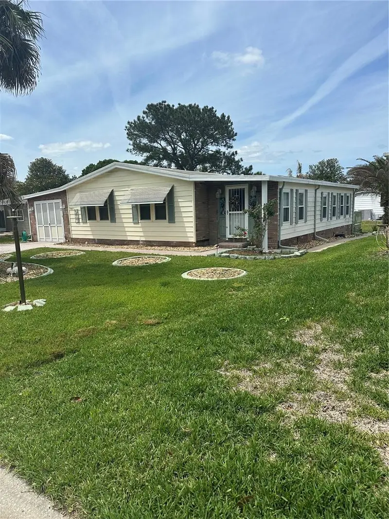 907 Orchid St, FL