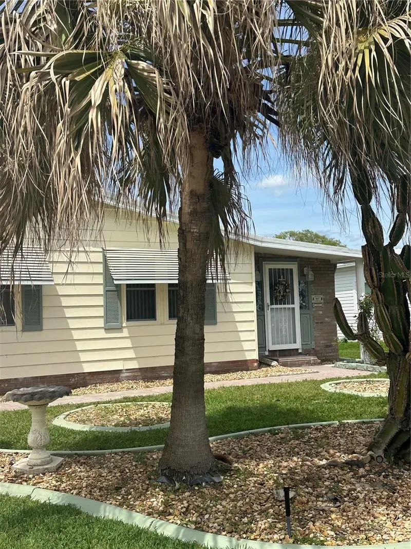 907 Orchid St, FL