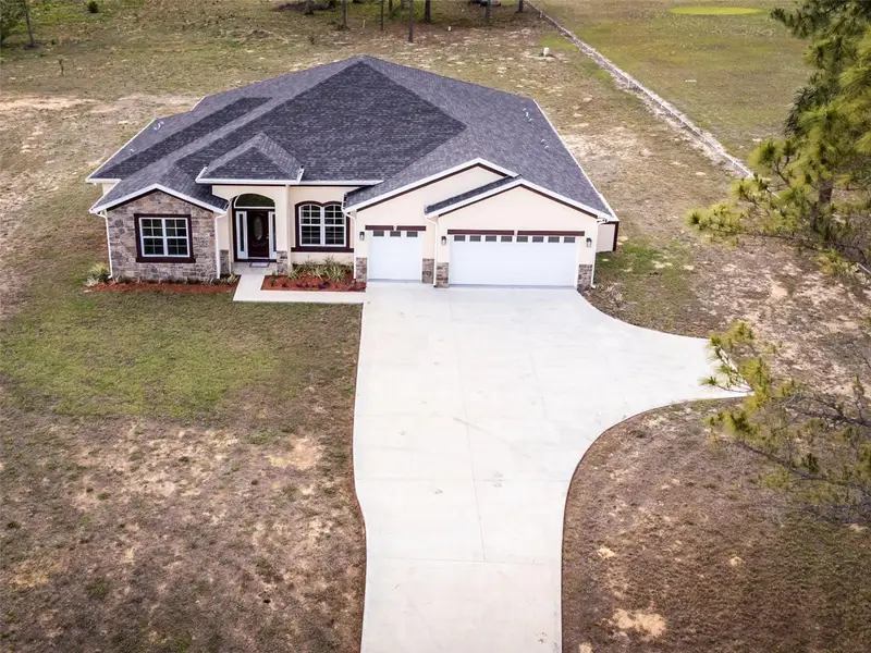 41289 County Road 452, FL