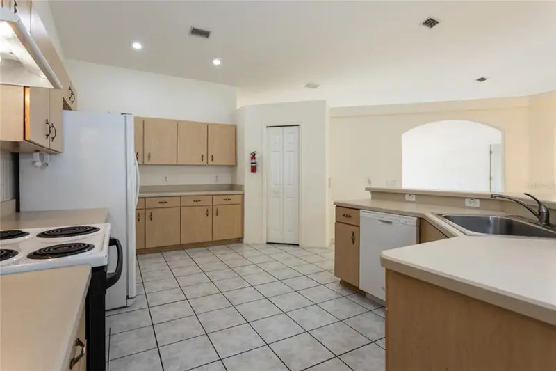 38 Pittwick Ln, FL