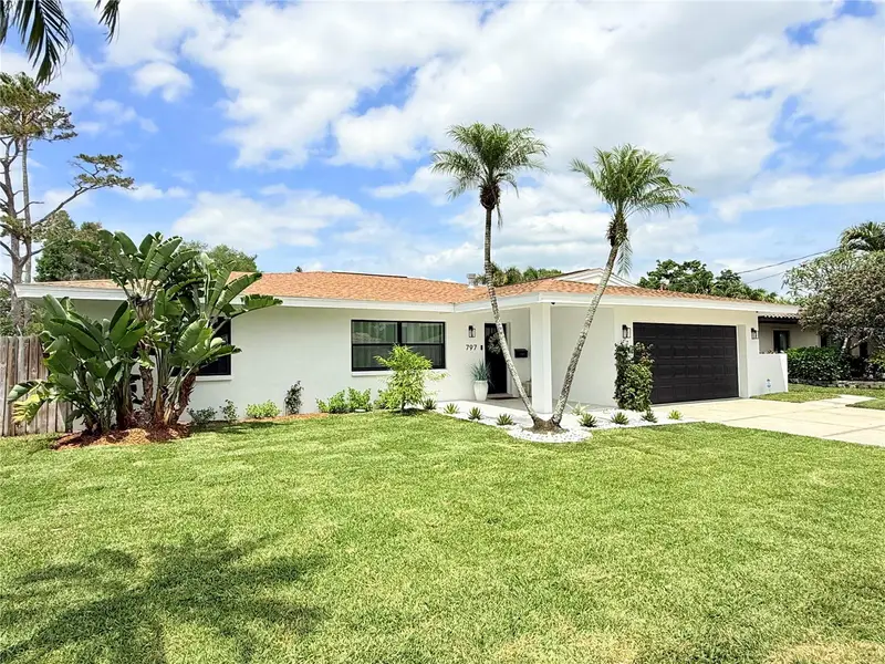 797 45th Ave Ne, FL