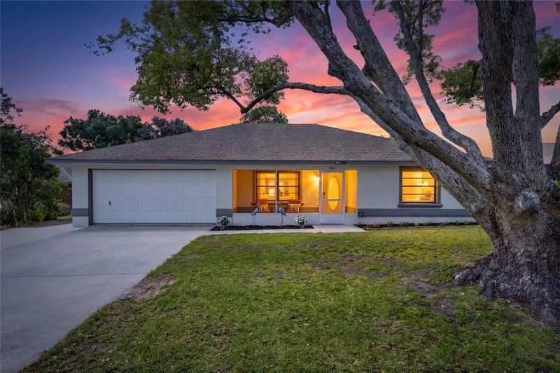 926 Hillgrove Ln, FL