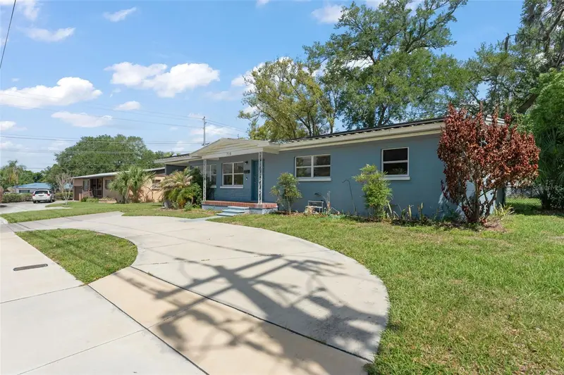 715 W Beacon Rd, FL