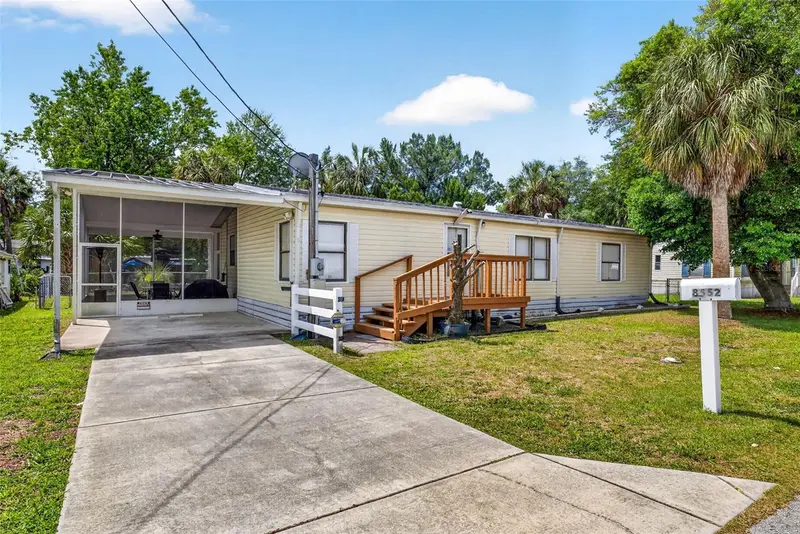 8552 W Peacock Ct, FL