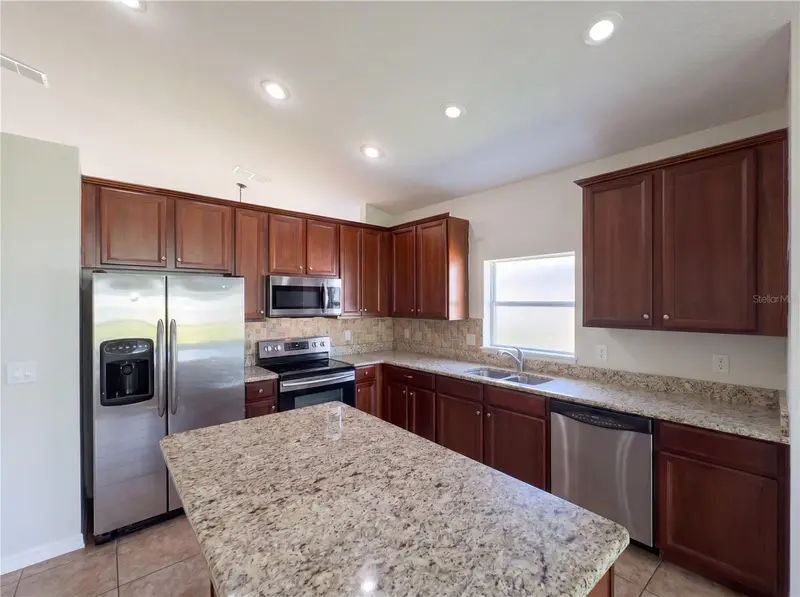457 Marathon Ln, FL