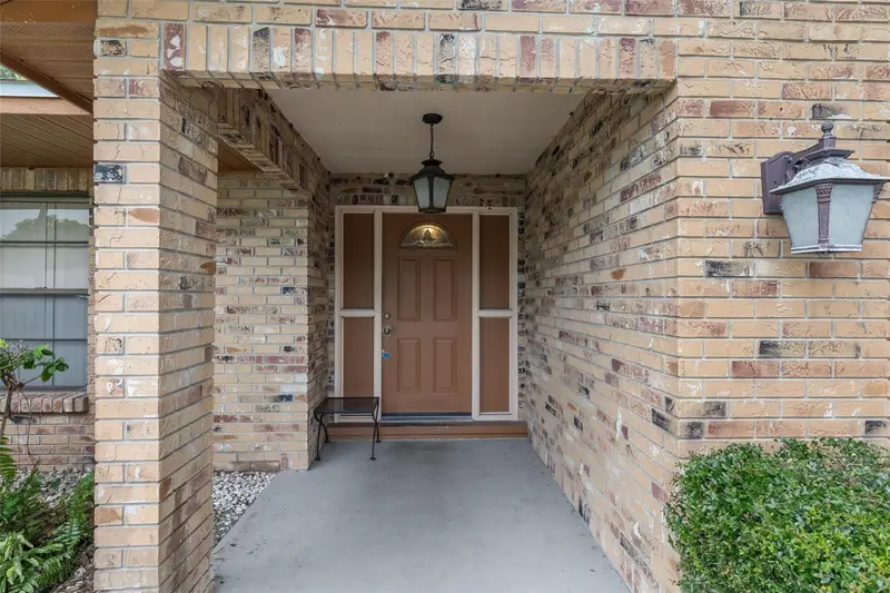 705 Herlong Ct, FL