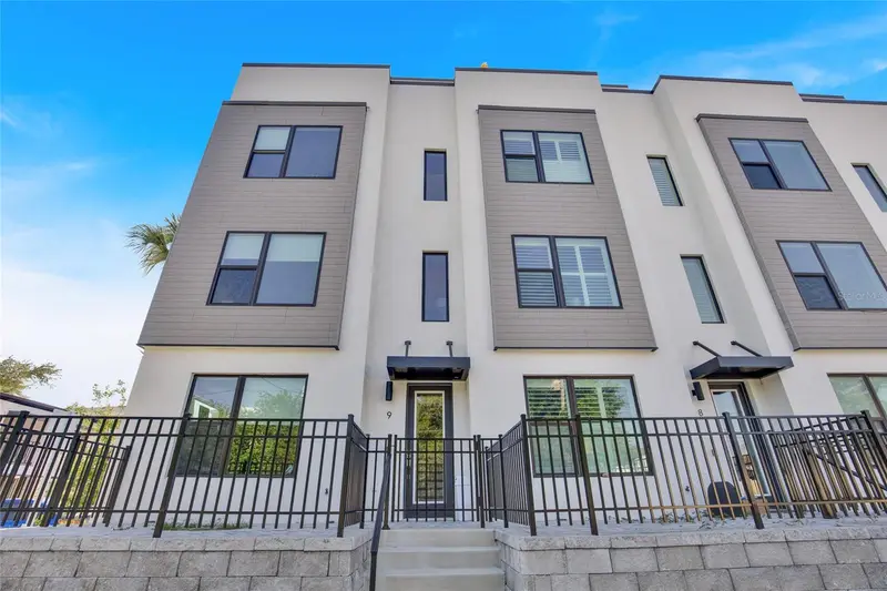 2506 W Cleveland St #9, FL