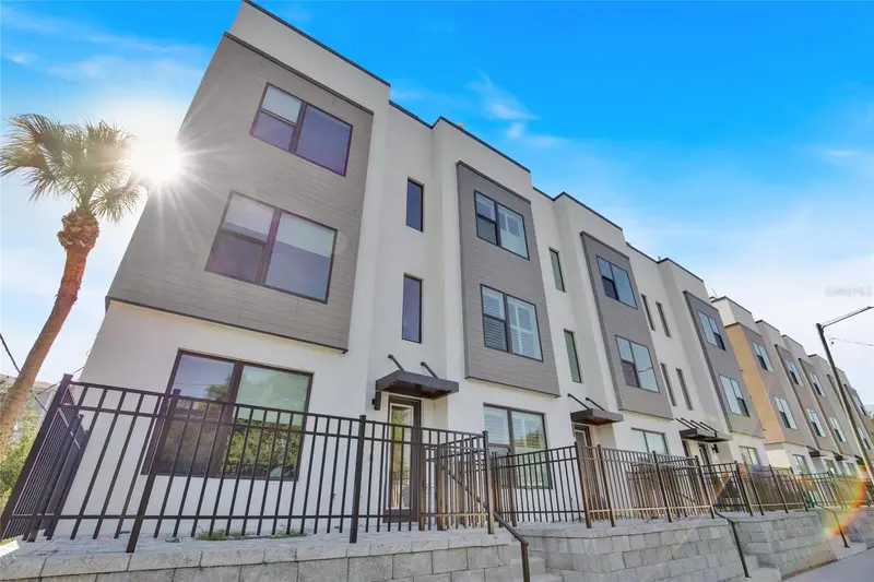 2506 W Cleveland St #9, FL