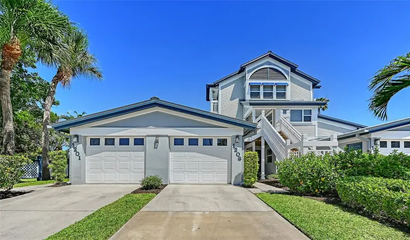1203 Siesta Bayside Dr #1203-D, FL