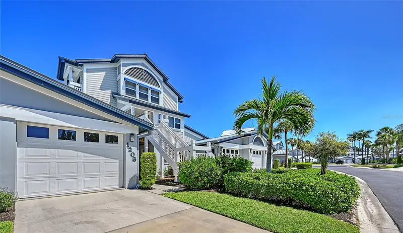 1203 Siesta Bayside Dr #1203-D, FL