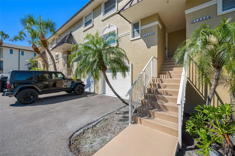 12424 Capri Cir N #5, FL