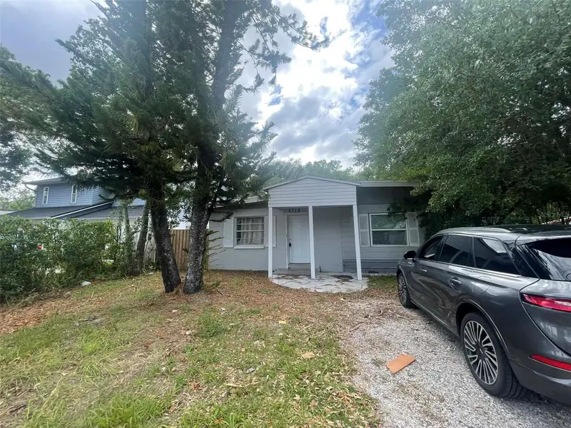 8716 N Tangerine Pl, FL