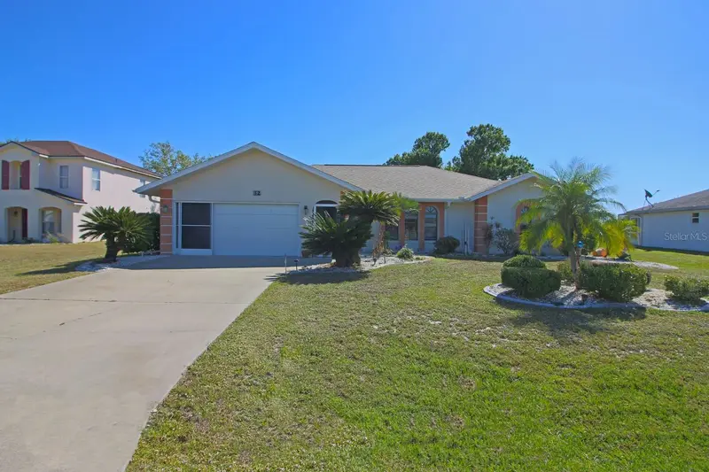 32 Bariloche Dr, FL
