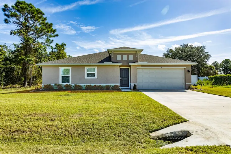 43 Freeland Ln, FL