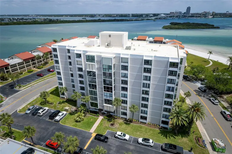 855 Bayway Blvd #308, FL