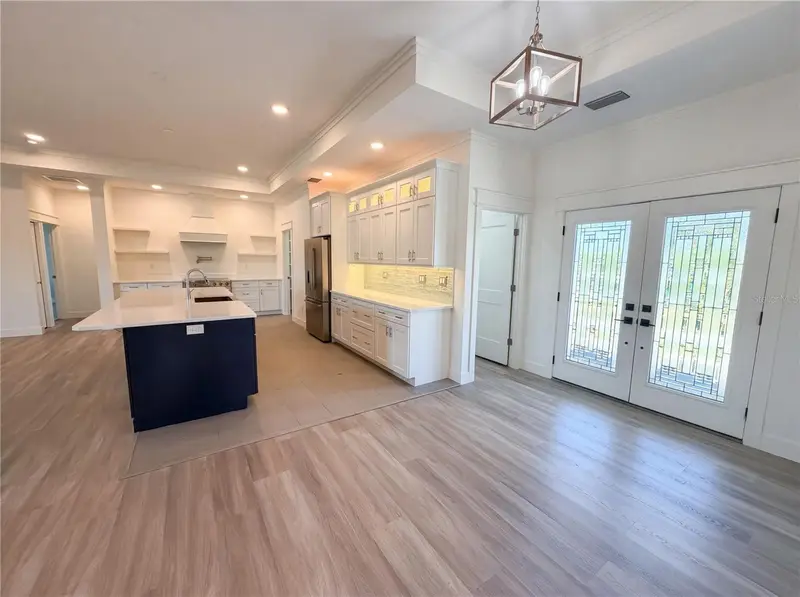 83 Palm Blvd, FL