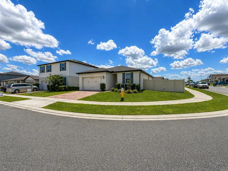445 Mckenna Dr, FL