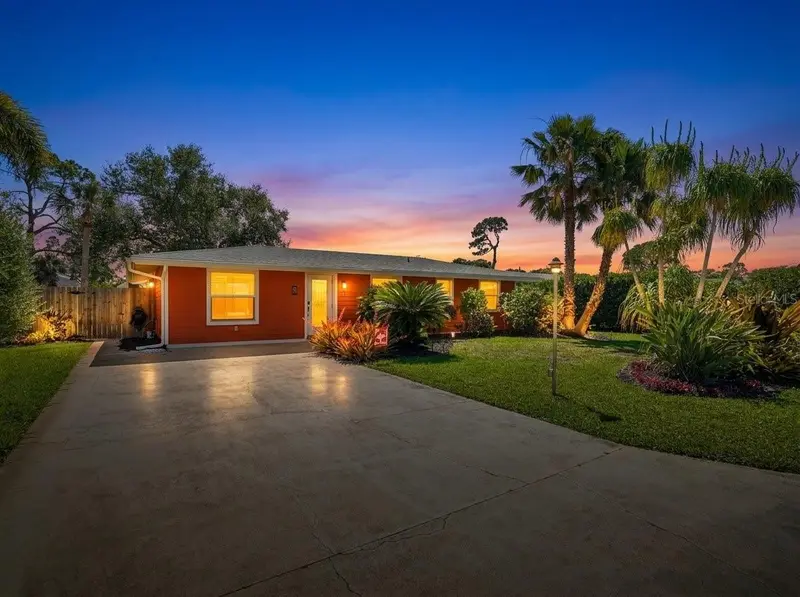 1129 Riviera St, FL