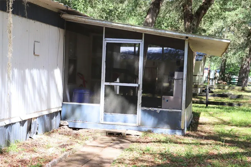 2466 Cr 401a, FL