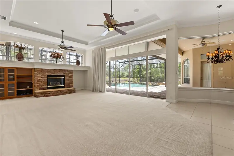 420 Valley Stream Dr, FL