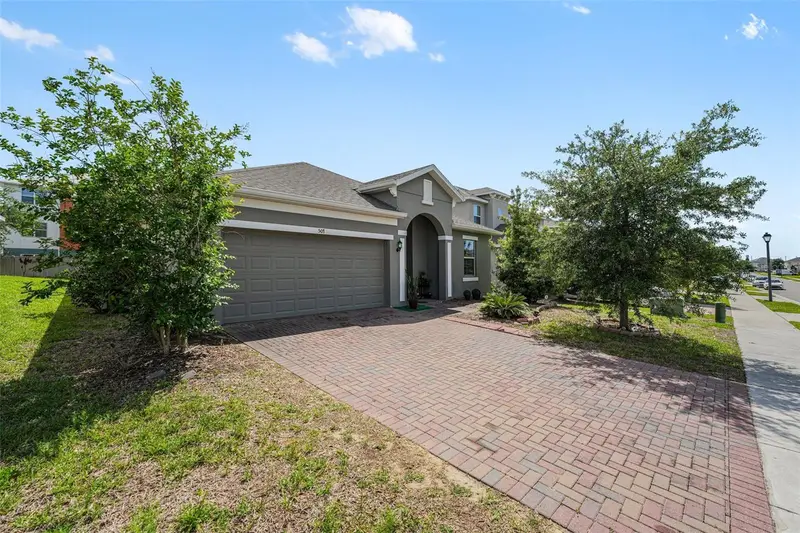 501 Sapphire Dr, FL