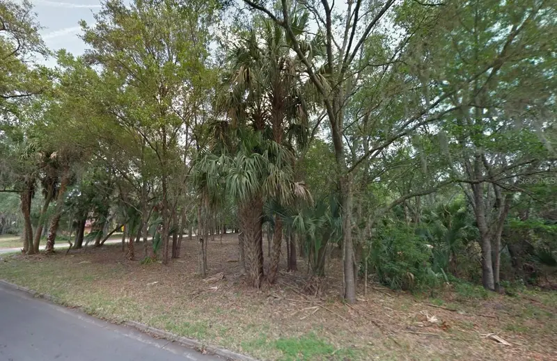 000 E 4th, FL