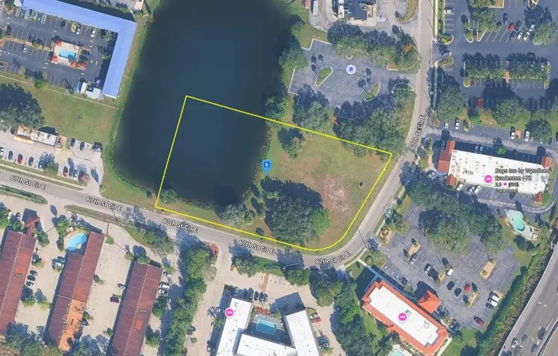 647 67th Street Cir E, FL