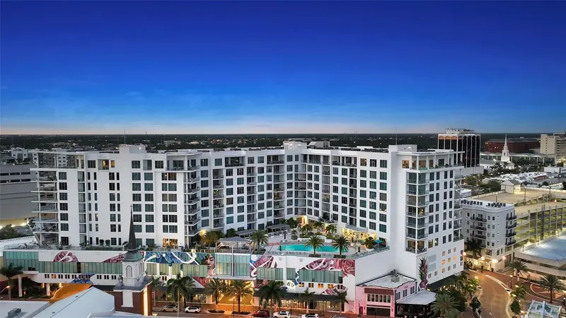 111 S Pineapple Ave #1013, FL