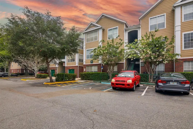 8301 Elm Park Dr #110, FL